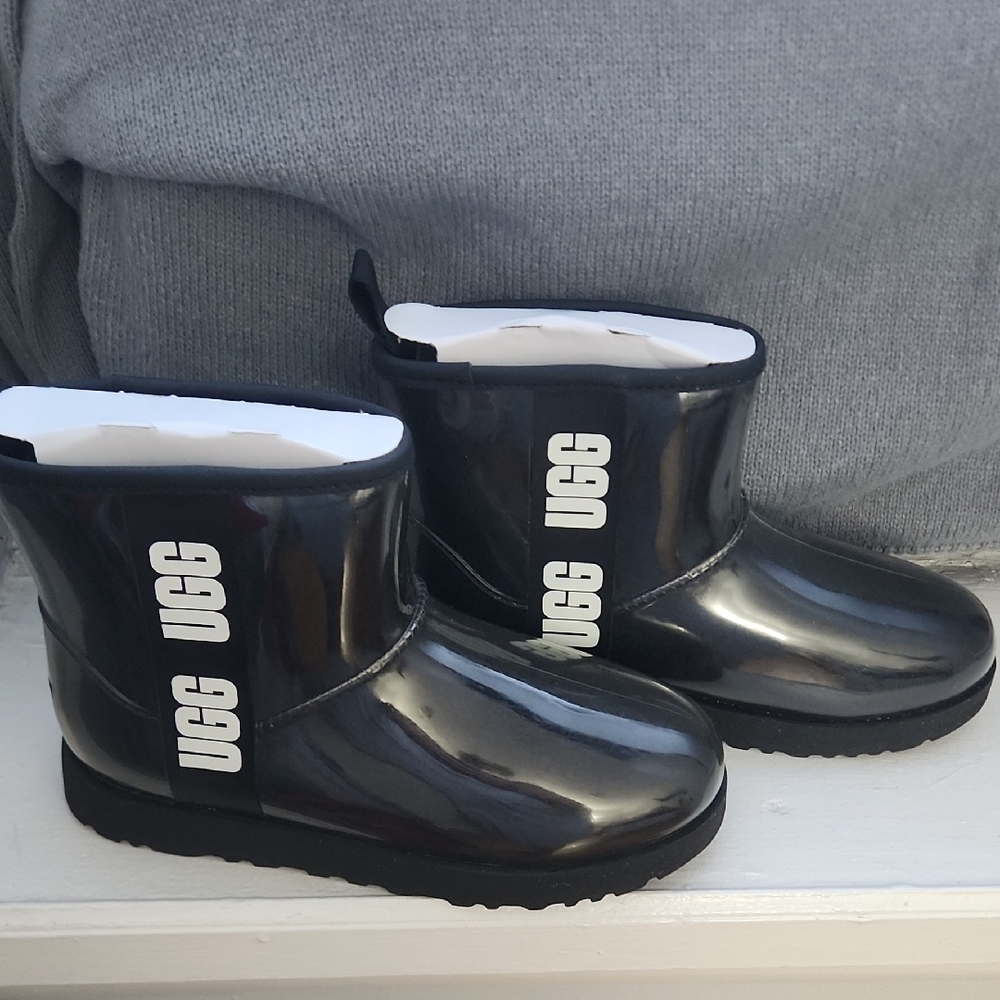 UGG Classic Clear Mini Boots - Black